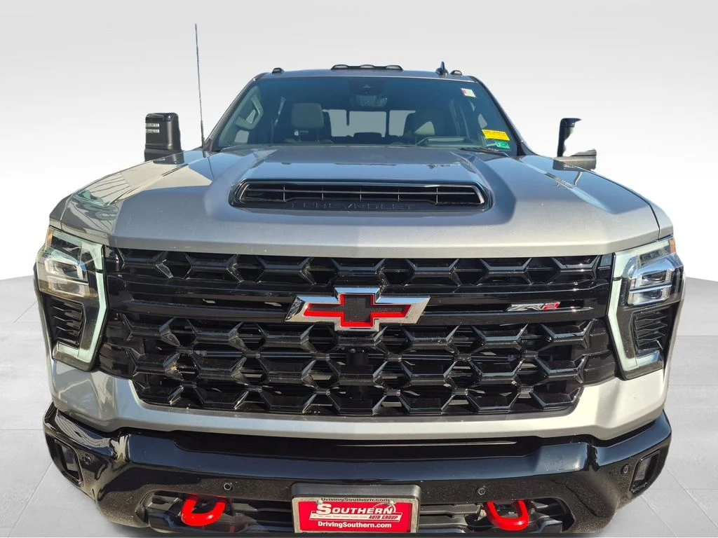 Used 2025 Gray Chevrolet ZR2 image 7