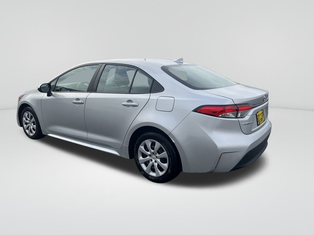 2023 Toyota Corolla LE photo 3
