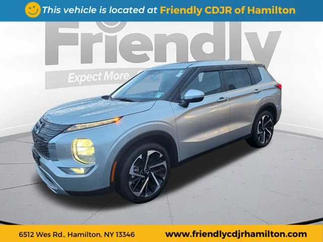 Used 2024  Mitsubishi SE image 1