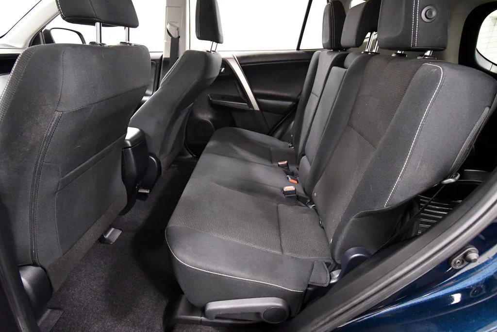 Used 2018 Blue Toyota XLE image 15