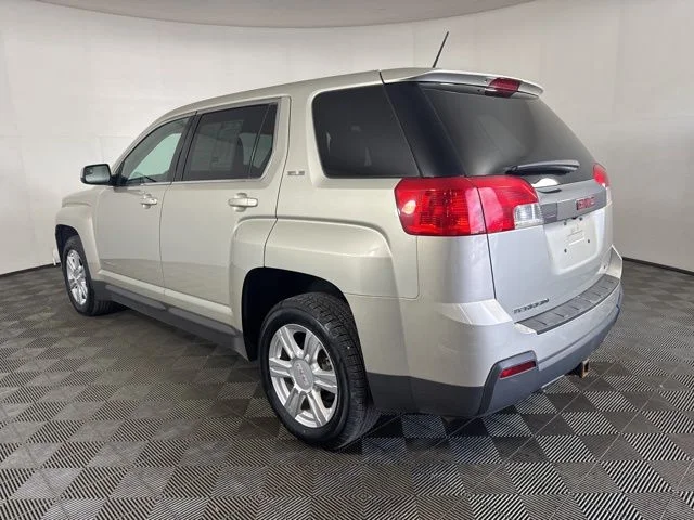 Used 2014 Champagne Silver Metallic GMC SLE-1 image 6
