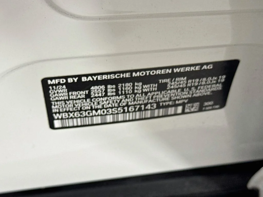 Used 2025 White BMW xDrive28i image 43