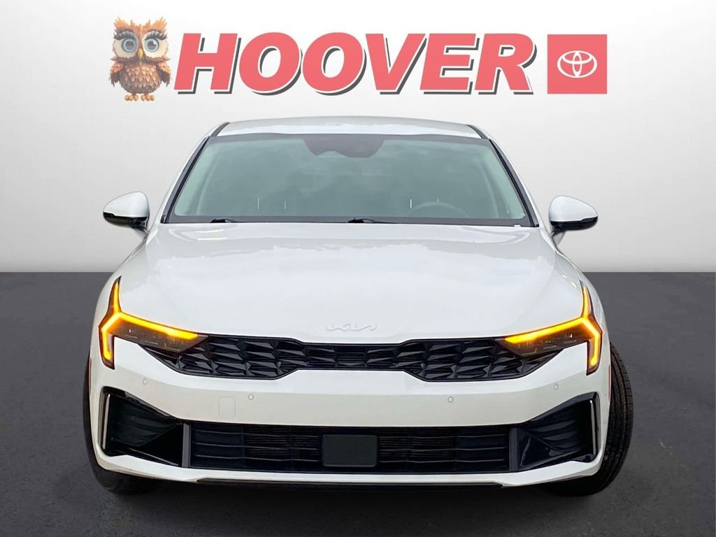 Used 2025 White Kia LXS image 6
