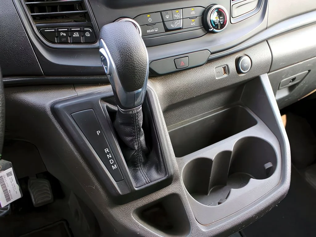 2021 Ford Transit Passenger Van XLT - Photo 21