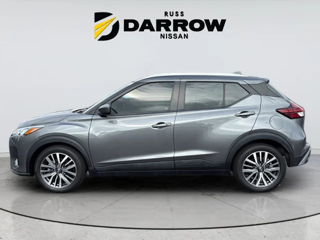Used 2023 Gray Nissan SV image 2
