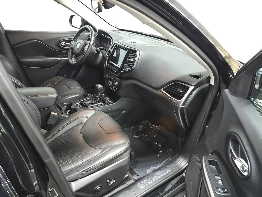 Used 2019 Black Jeep Limited image 16