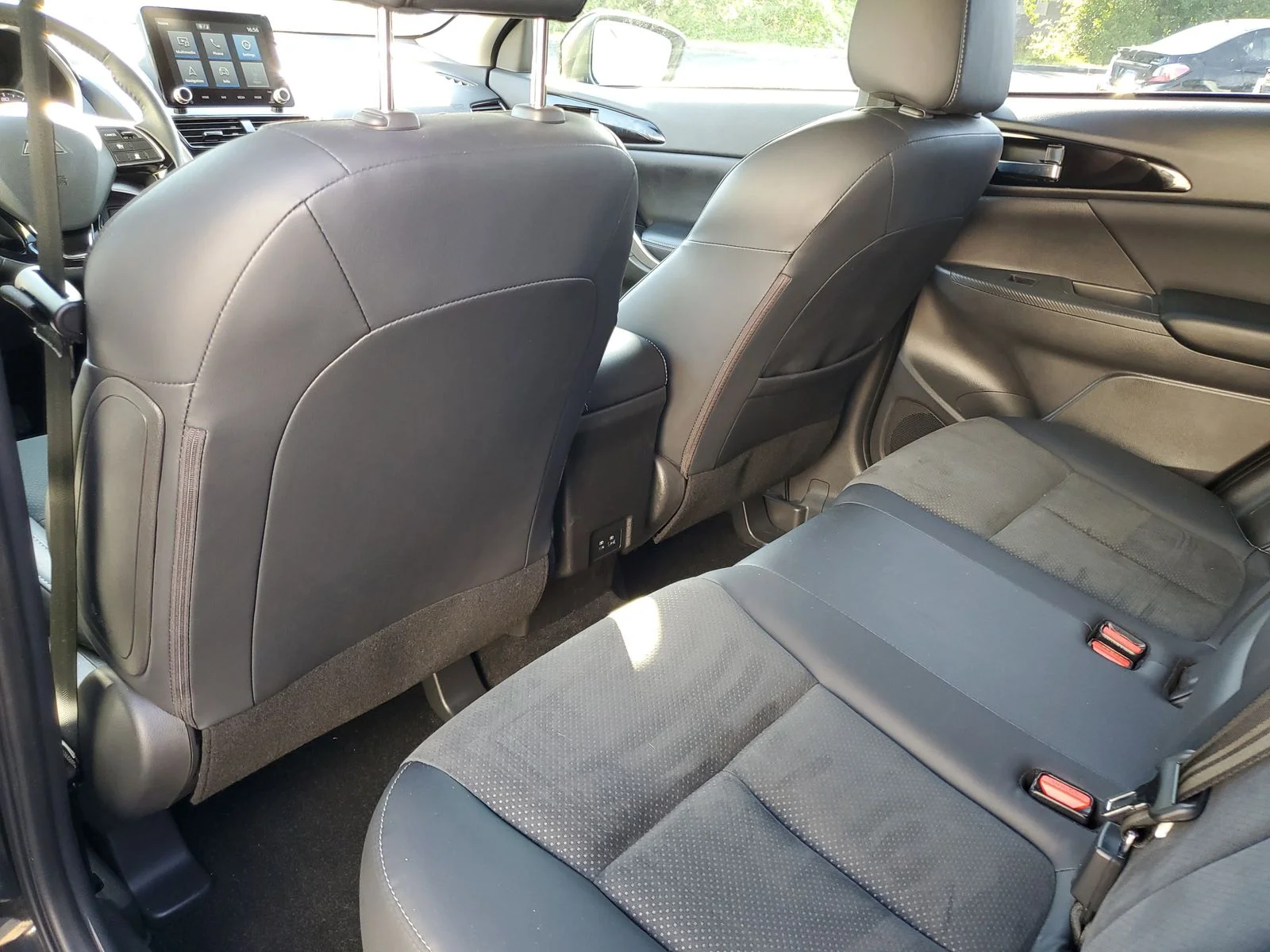 2024 Mitsubishi Eclipse Cross SE - Photo 23