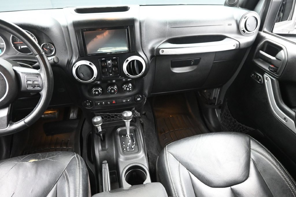 Used 2014 Gray Jeep Unlimited Sahara image 14