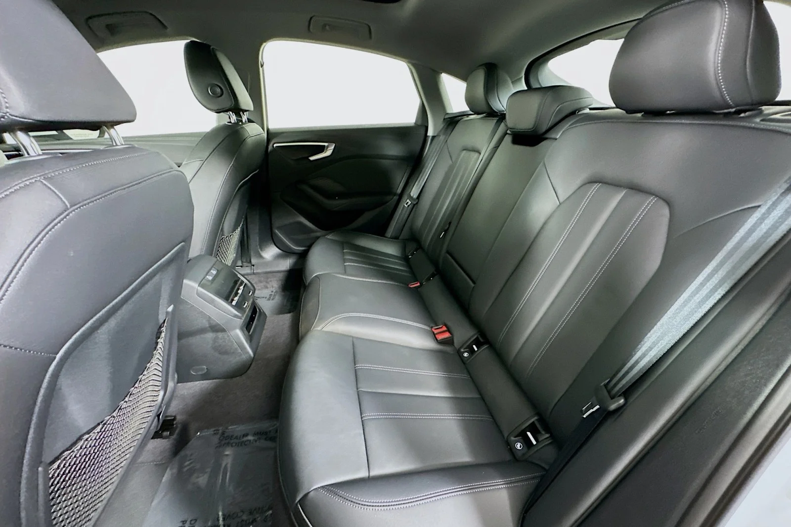 Used 2025 Arkona White Audi Premium image 9