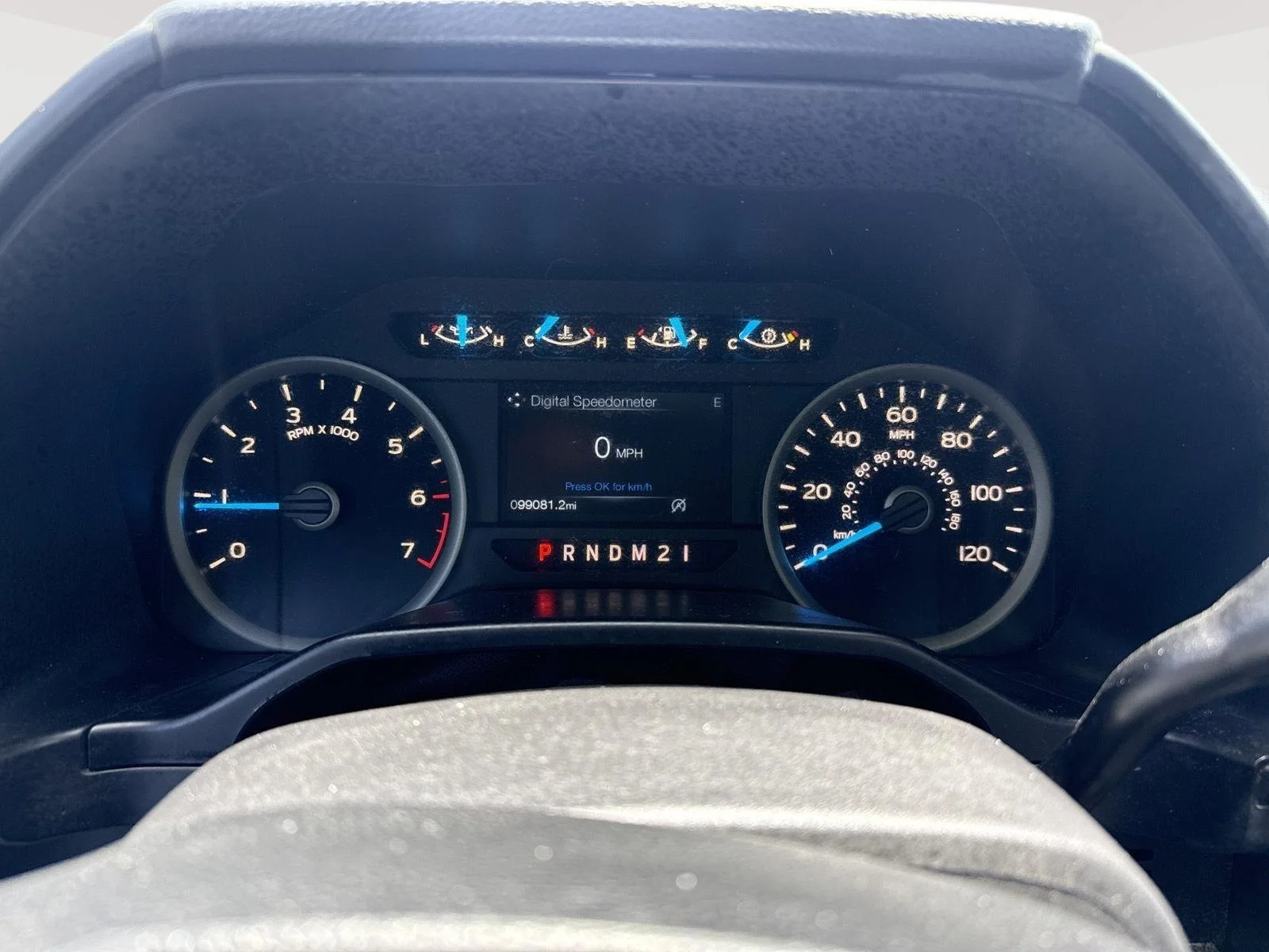 Used 2016 Oxford White/Magnetic Metallic Ford XLT image 2