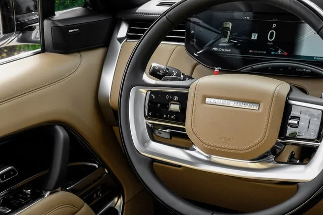 New 2026 Fuji White Land Rover SE image 23