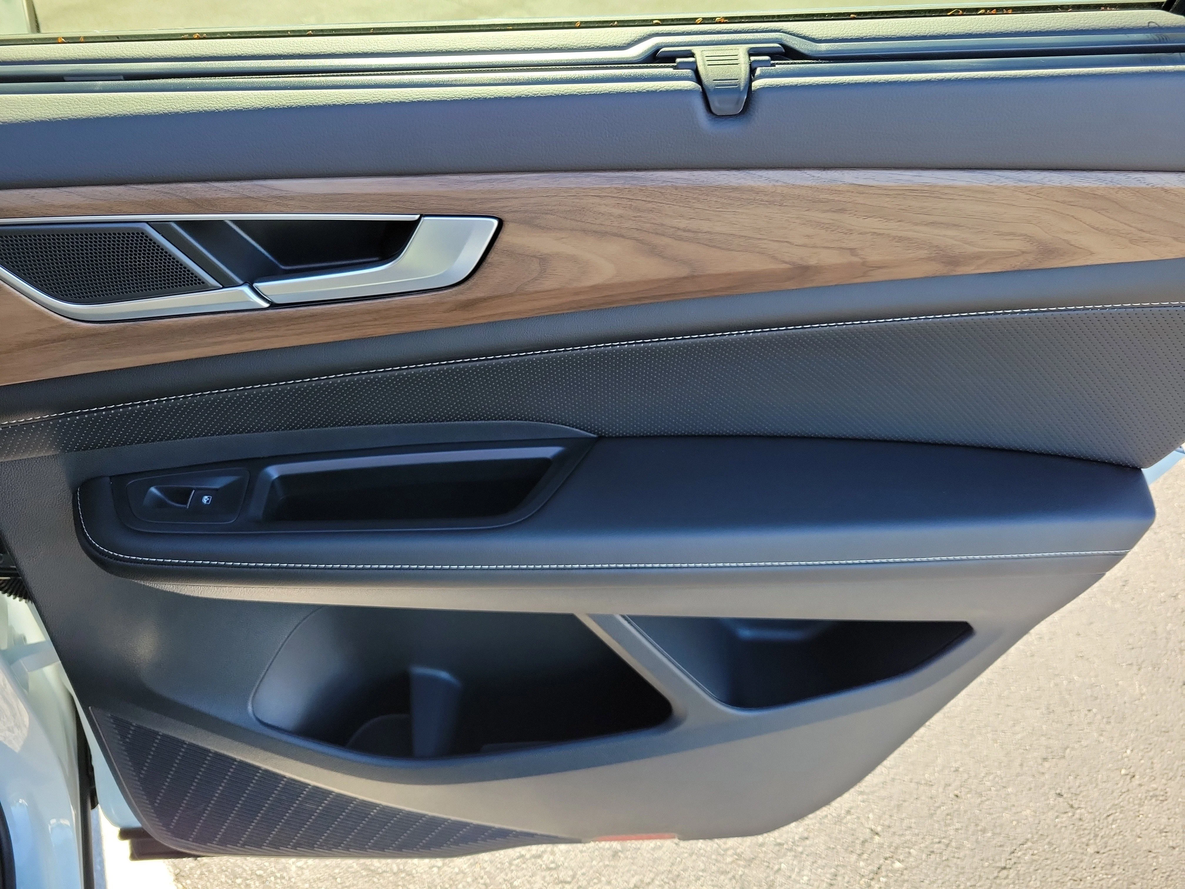 2026 Volkswagen Atlas SE w/Tech - Photo 11