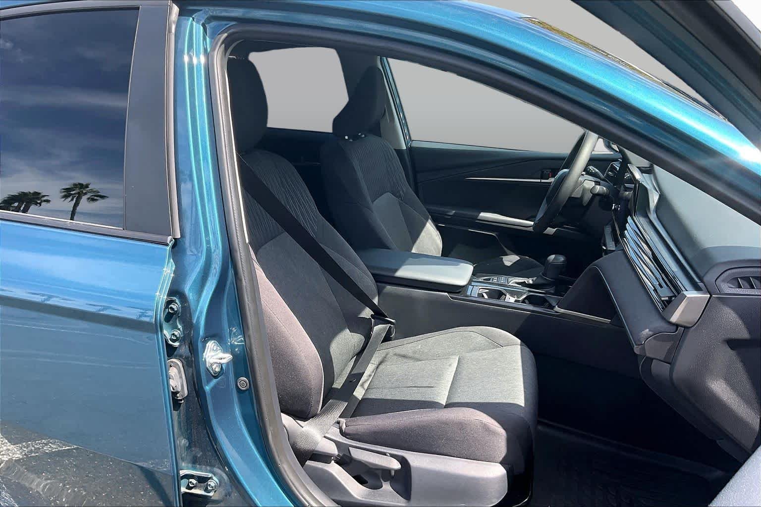 Used 2025 Ocean Gem Toyota LE image 8