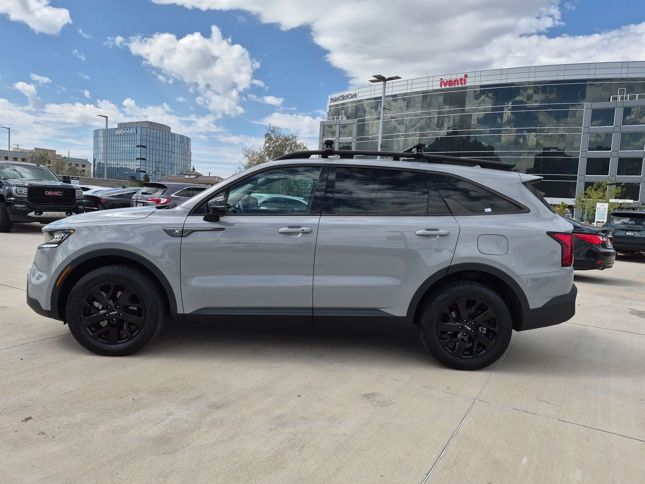 Used 2023 Wolf Gray Kia X-Line S image 2