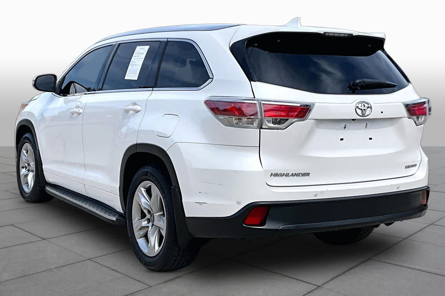 Used 2016 Blizzard Pearl Toyota Limited image 11