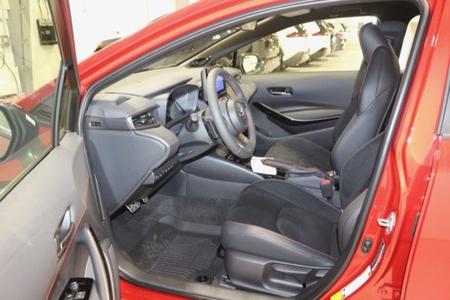 New 2026 Supersonic Red <sup>1</sup> Toyota  Premium Plus DAT image 4