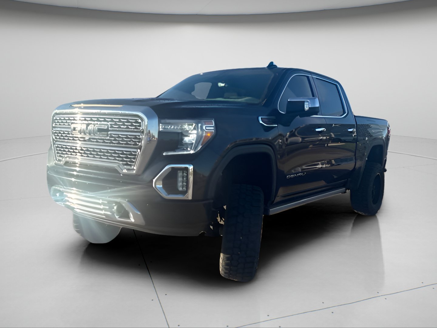 Used 2019 Onyx Black GMC Denali image 16
