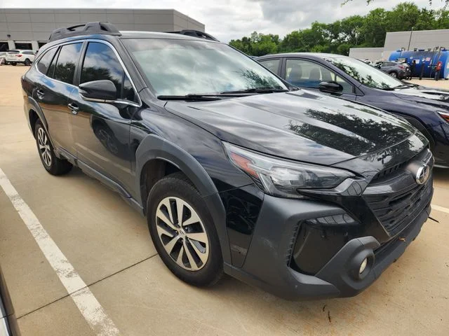 2023 Subaru Outback Premium's photo