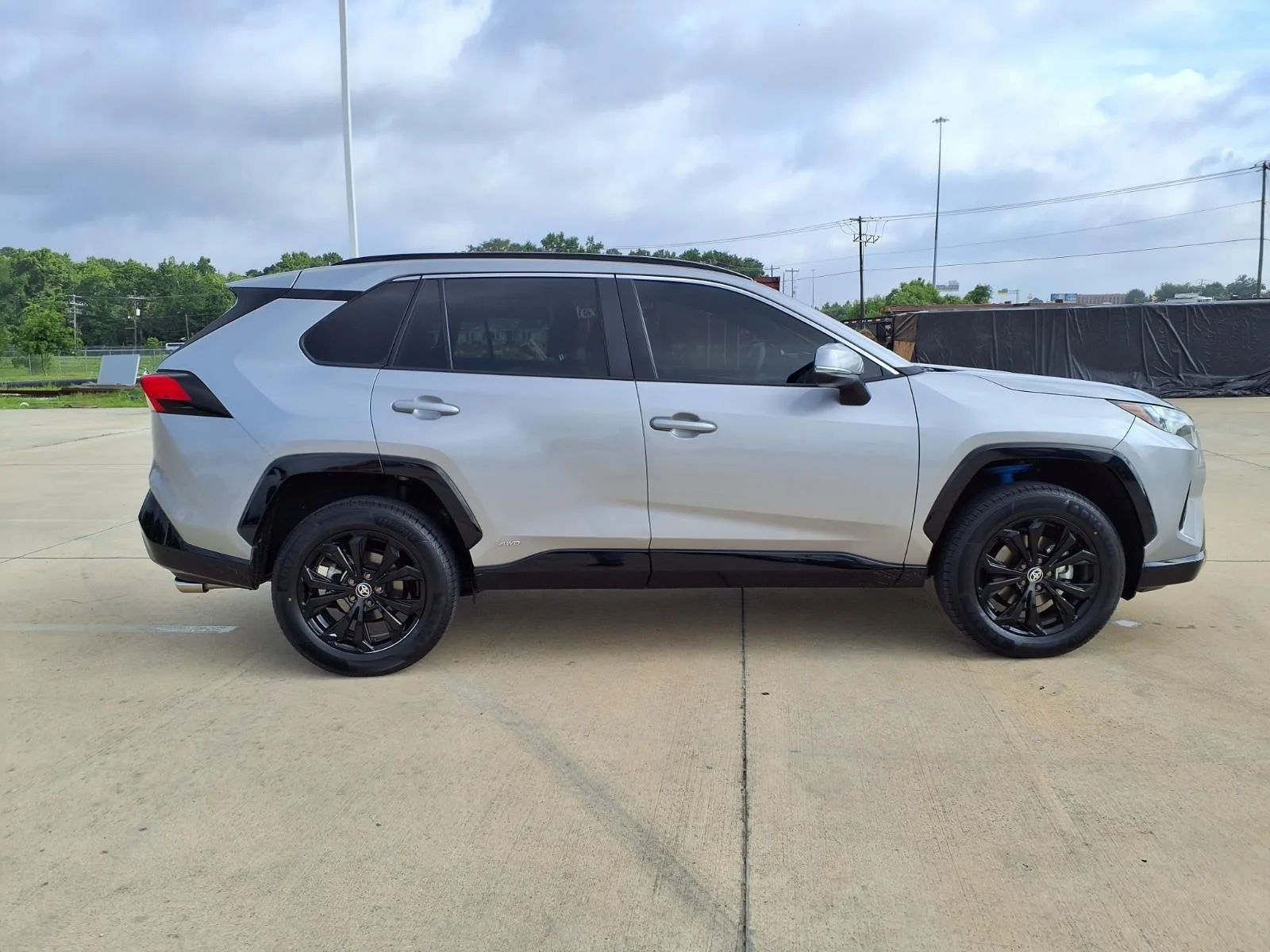 Certified Used 2022 Silver Toyota SE image 5