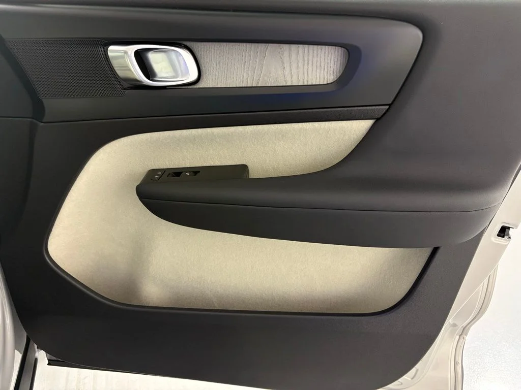 Used 2023 Silver Volvo Plus image 41