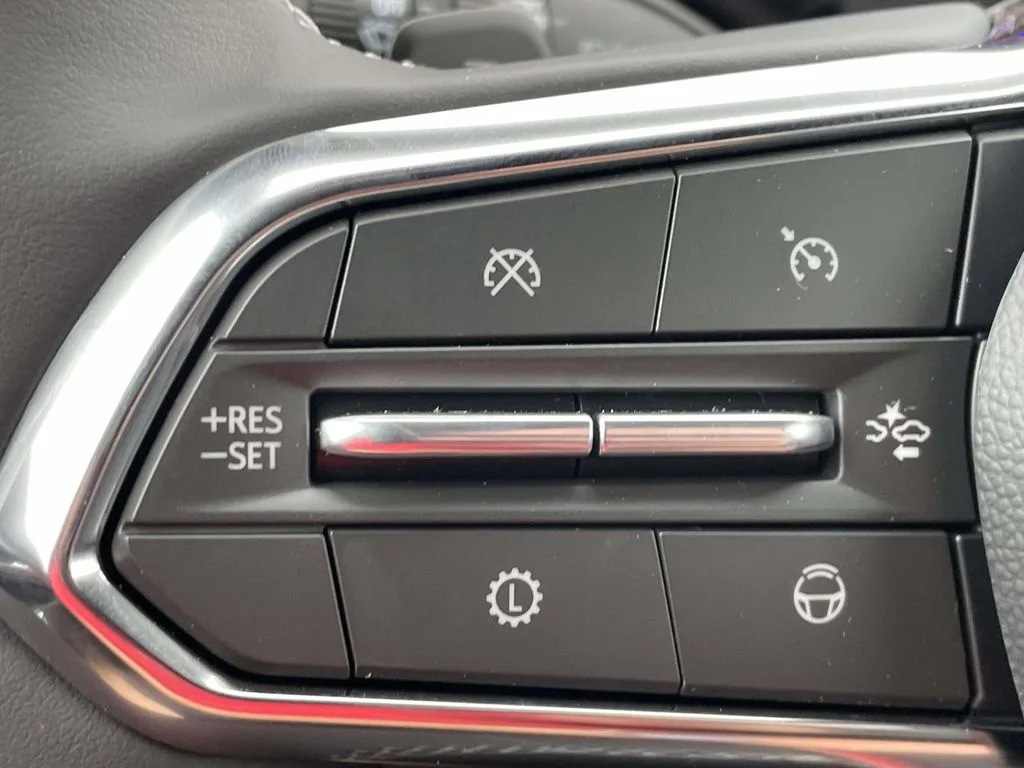 New 2026 Summit White Chevrolet LT image 31