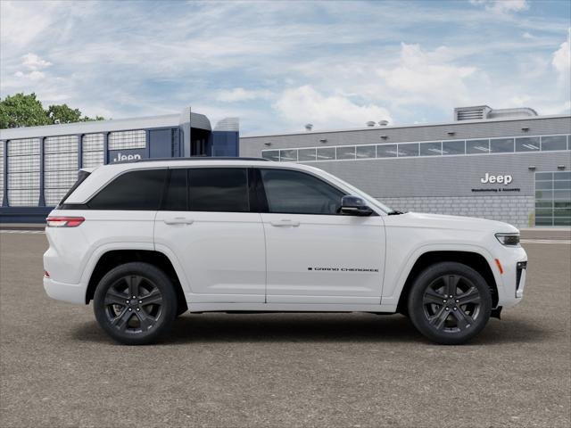 New 2027 Bright White Clear-Coat Paint Jeep  image 12