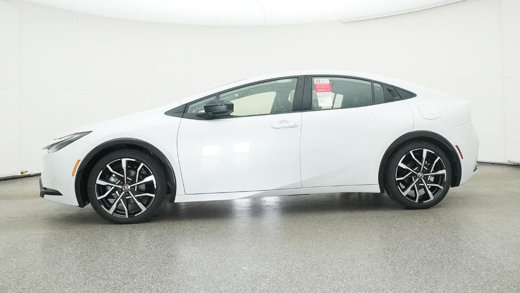 2026 Toyota Prius Plug-in Hybrid XSE - Photo 6