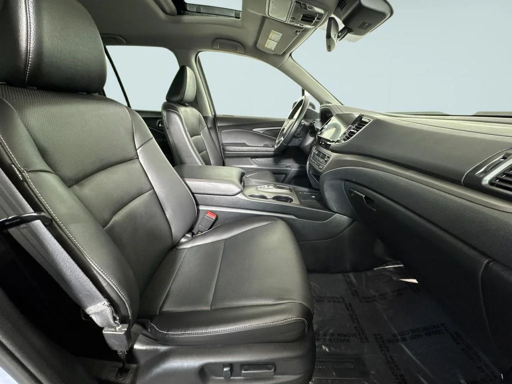 Certified Used 2024 Gray Honda RTL image 8