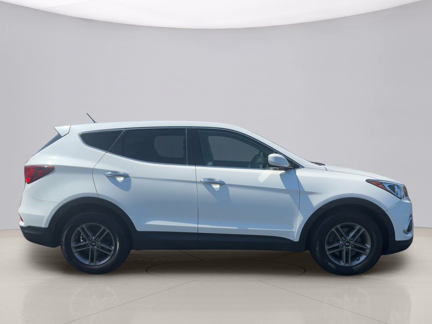 Used 2018 White Hyundai SPORT image 6