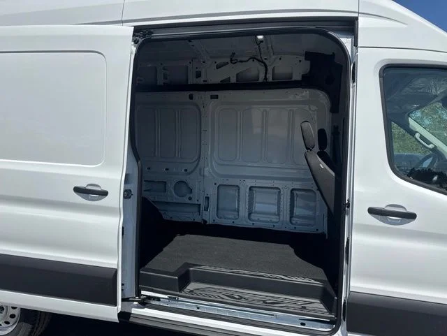 New 2026 Oxford White Ford Base image 4