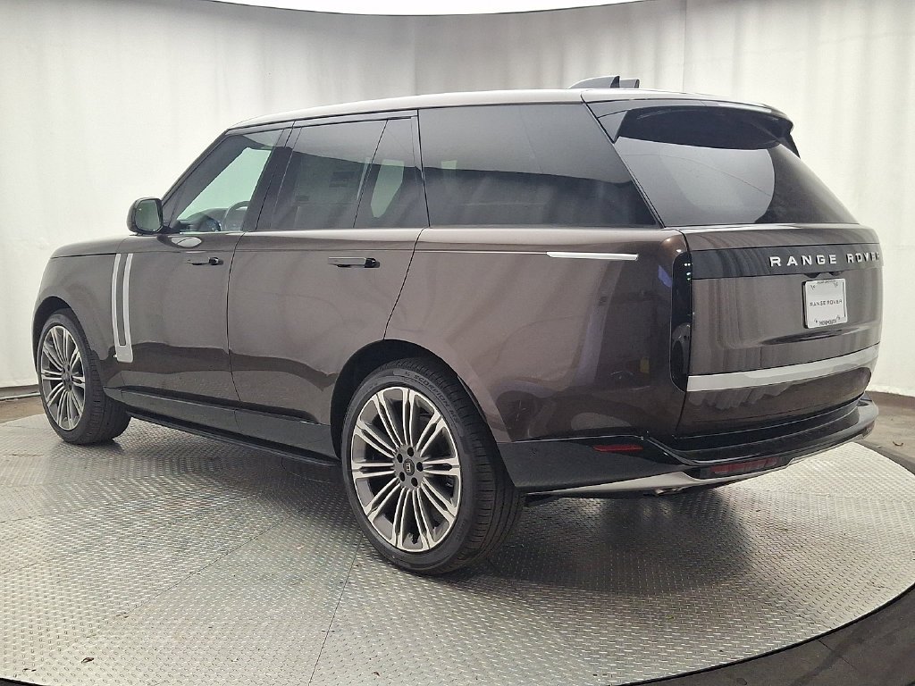 New 2027 Tourmaline Brown in Gloss finish Land Rover Autobiography image 4