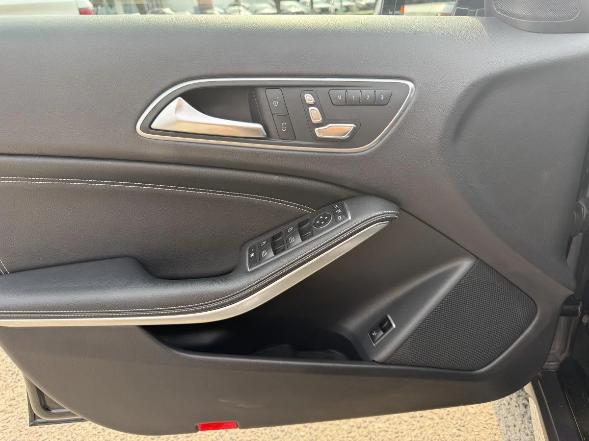 Used 2019 Black Mercedes-Benz Gla250 4matic image 13
