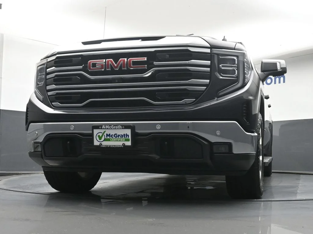 Used 2023 Silver GMC SLT image 7