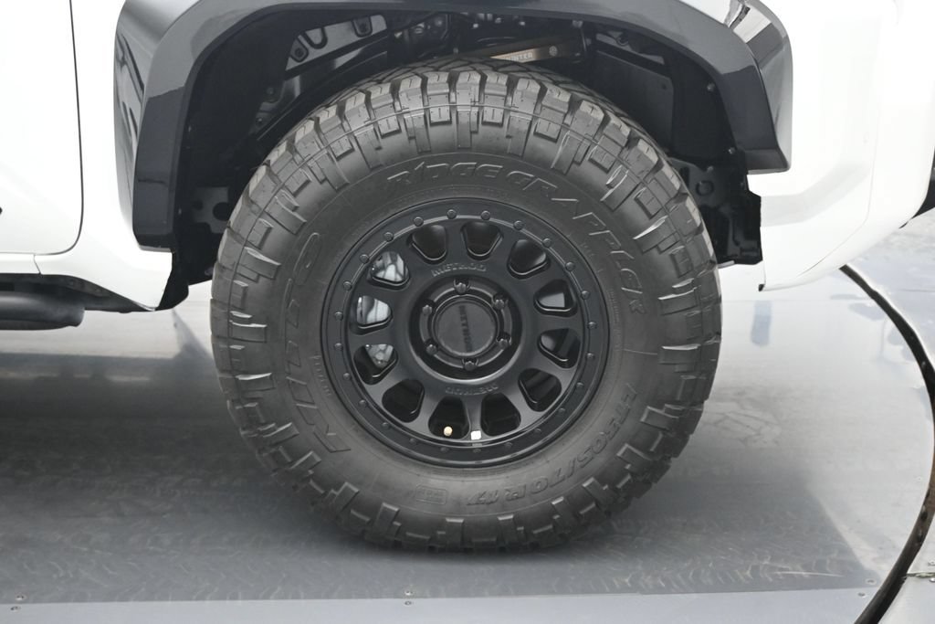 Used 2025 White Toyota Trailhunter image 25