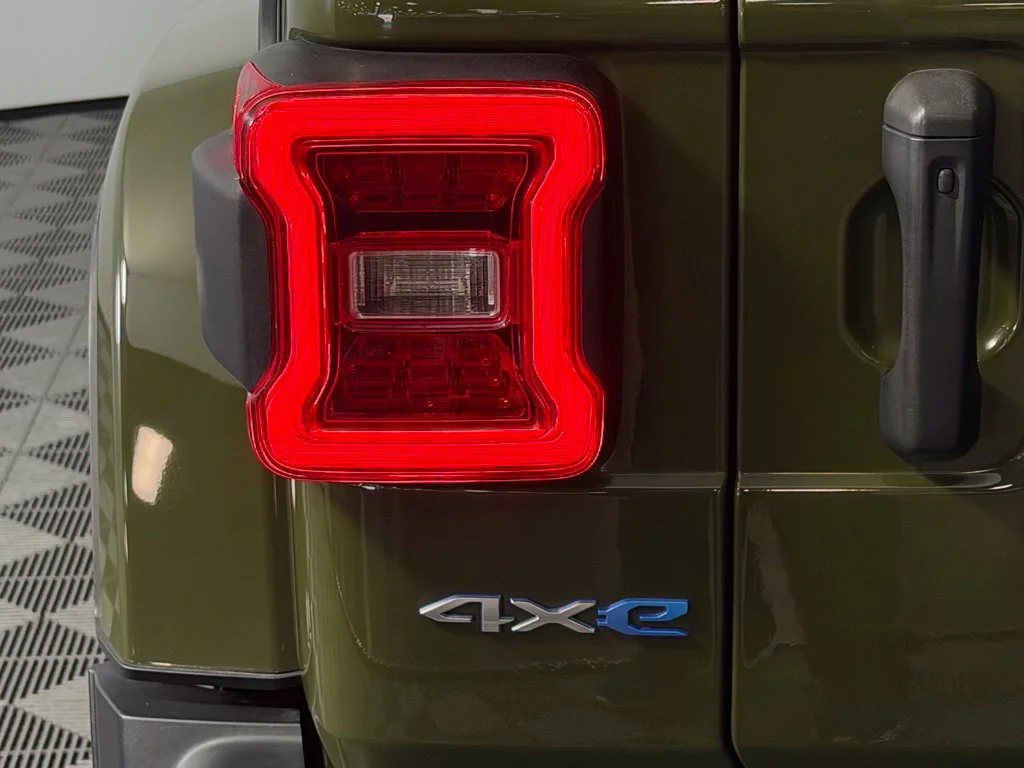 Used 2022 Green Jeep Unlimited Sahara 4xe image 13