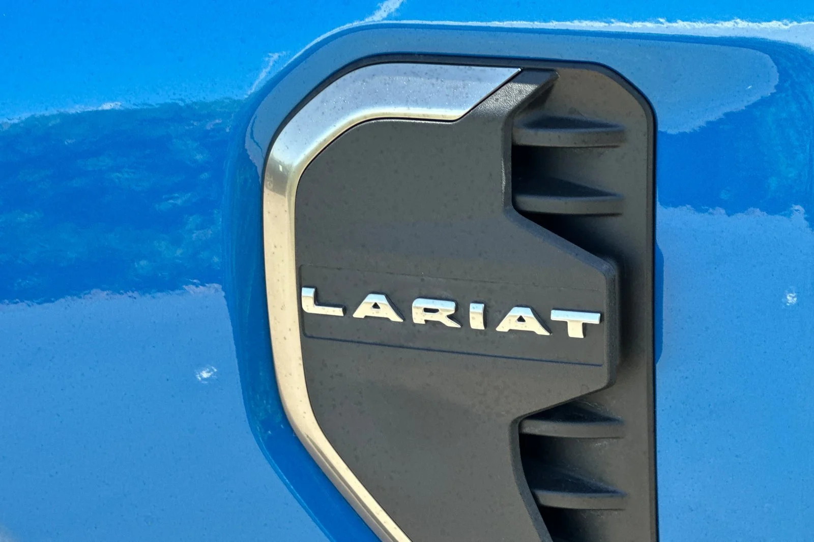 Used 2025 Blue Metallic Ford LARIAT image 26