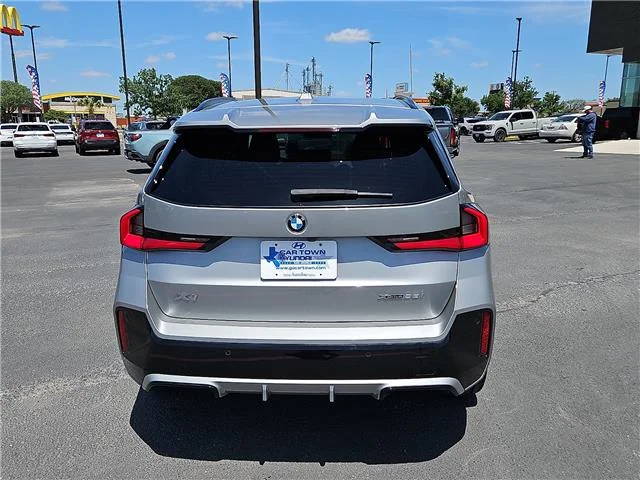Used 2025 Space Silver Metallic BMW xDrive28i All-Wheel Drive Sports Activity Vehicle image 3
