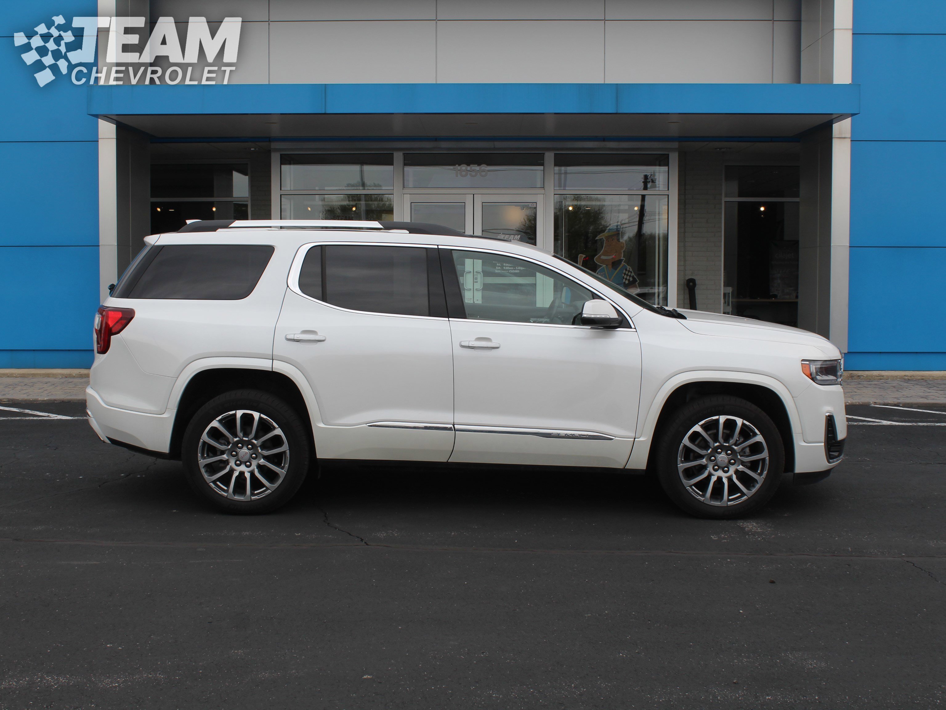 2023 GMC Acadia Denali - Photo 3