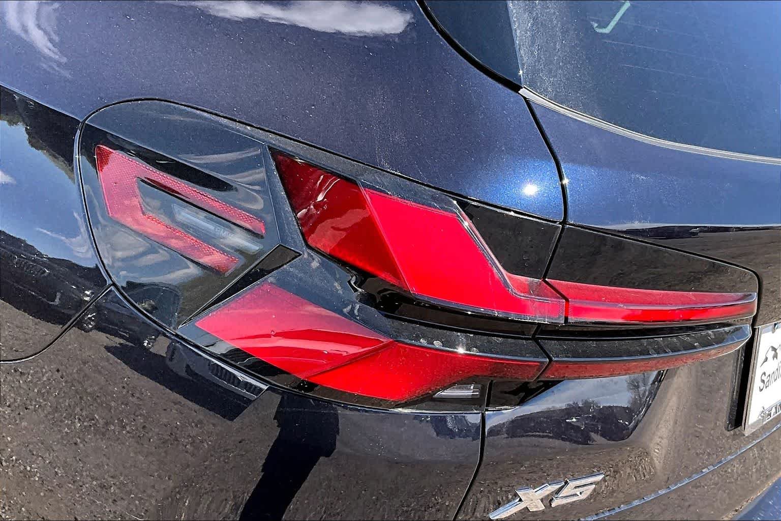 New 2026 Carbon Black Metallic BMW xDrive40i image 14