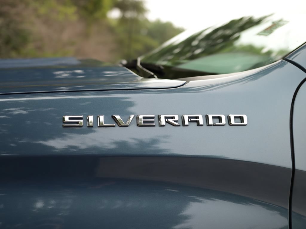 Used 2024 Lakeshore Blue Metallic Chevrolet LT (2FL) image 33