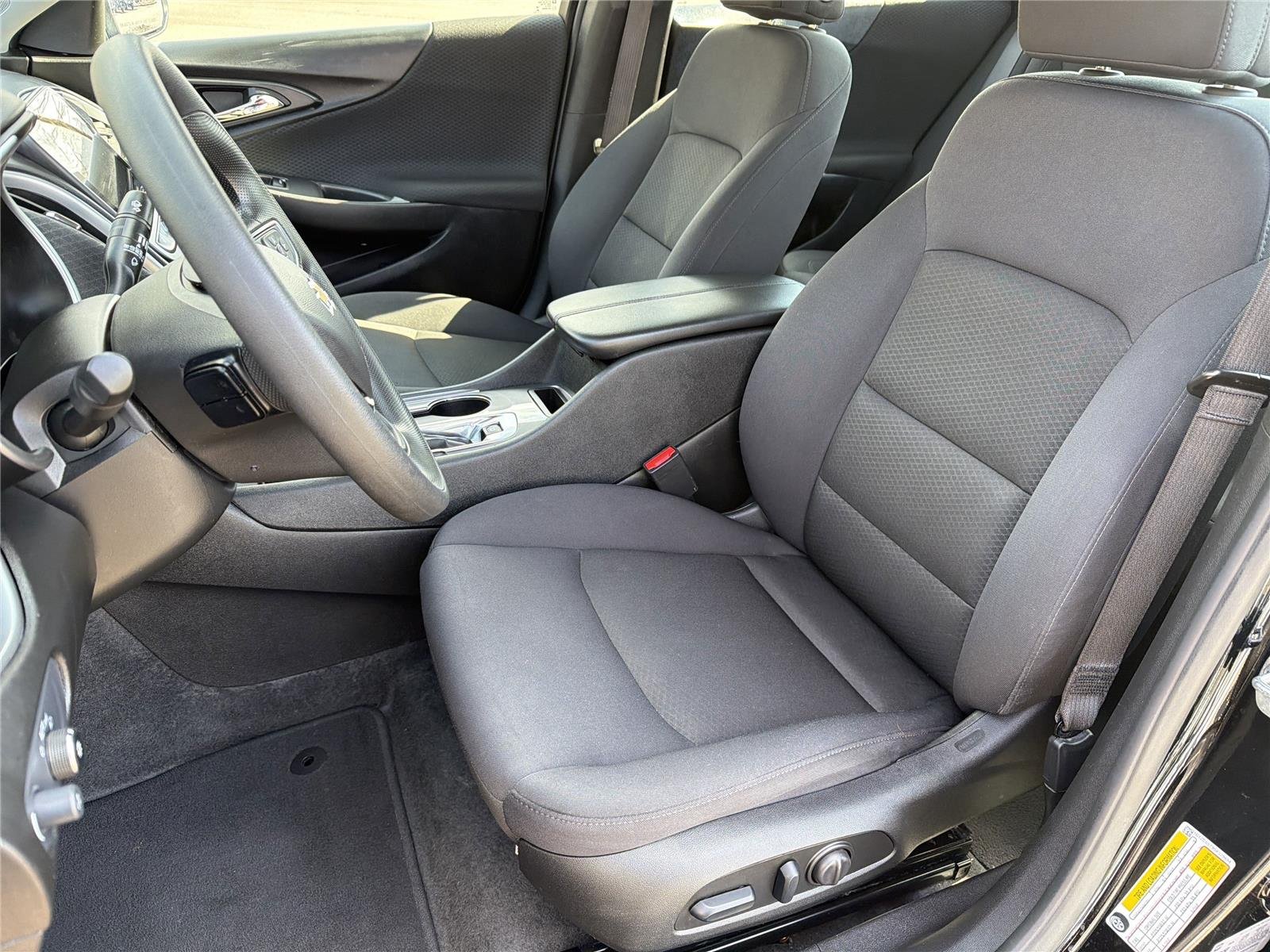 Used 2025 Mosaic Black Metallic Chevrolet LT image 18