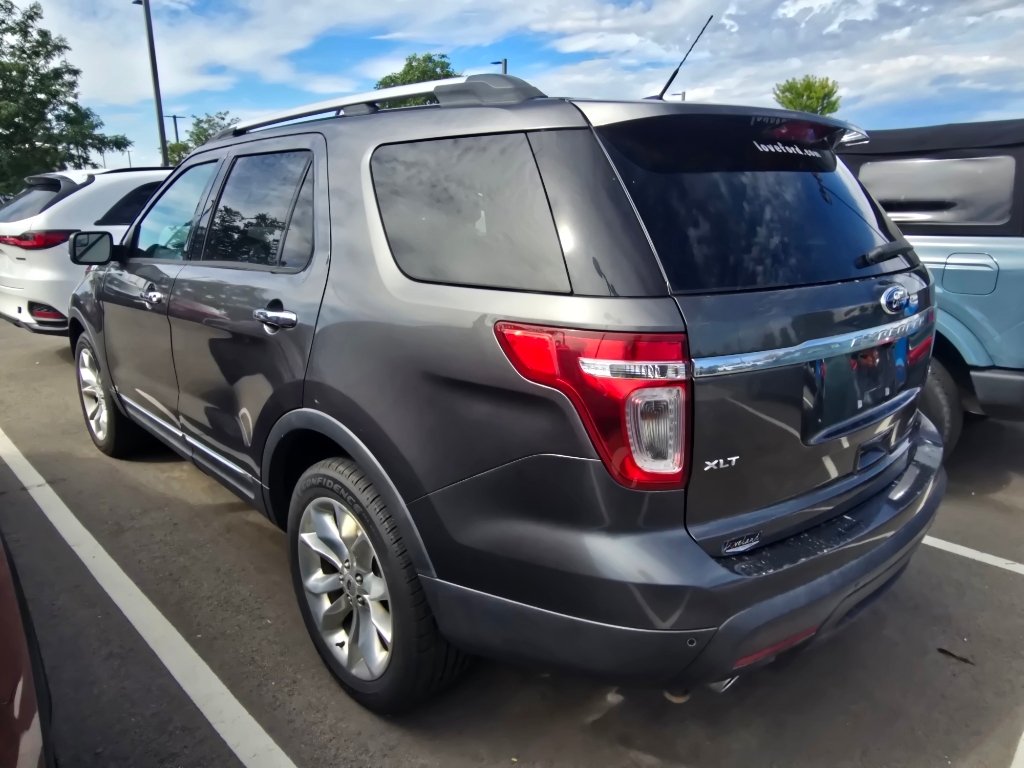 Used 2015 Magnetic Metallic Ford XLT image 2