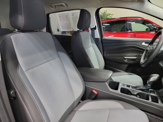 Used 2018 Red Ford SE image 15