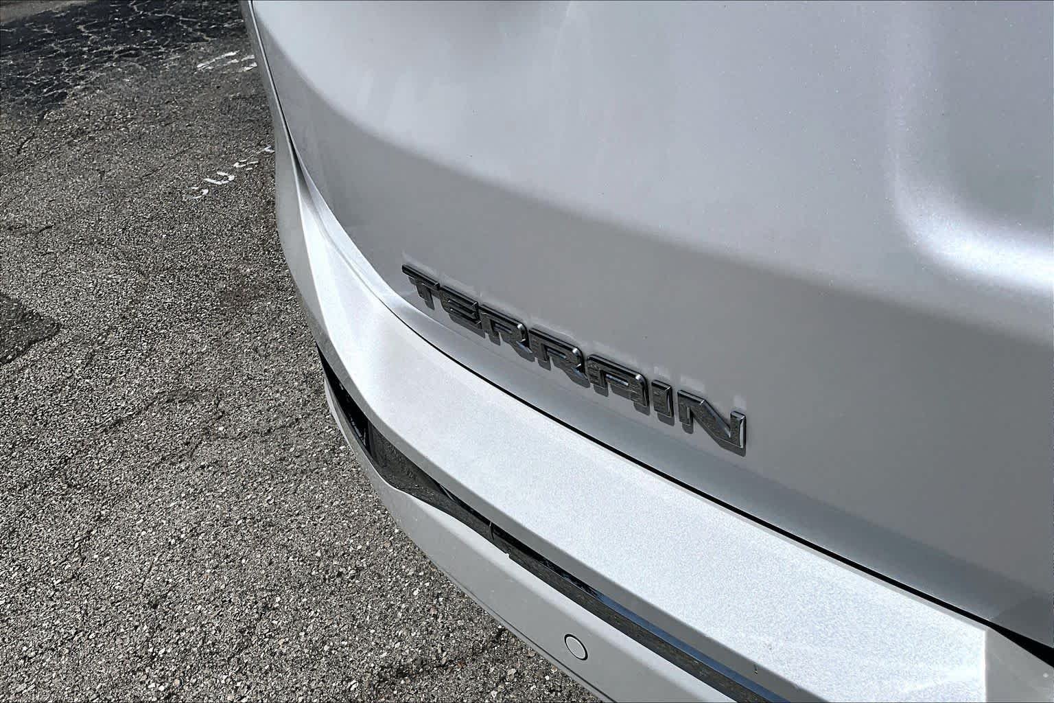 Used 2020 White Frost Tricoat GMC Denali image 10
