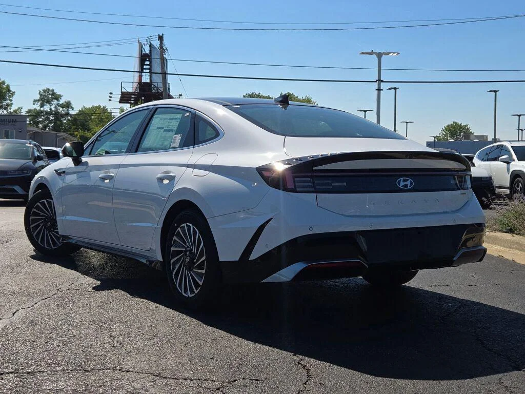 2025 Hyundai Sonata Hybrid Limited - Photo 15