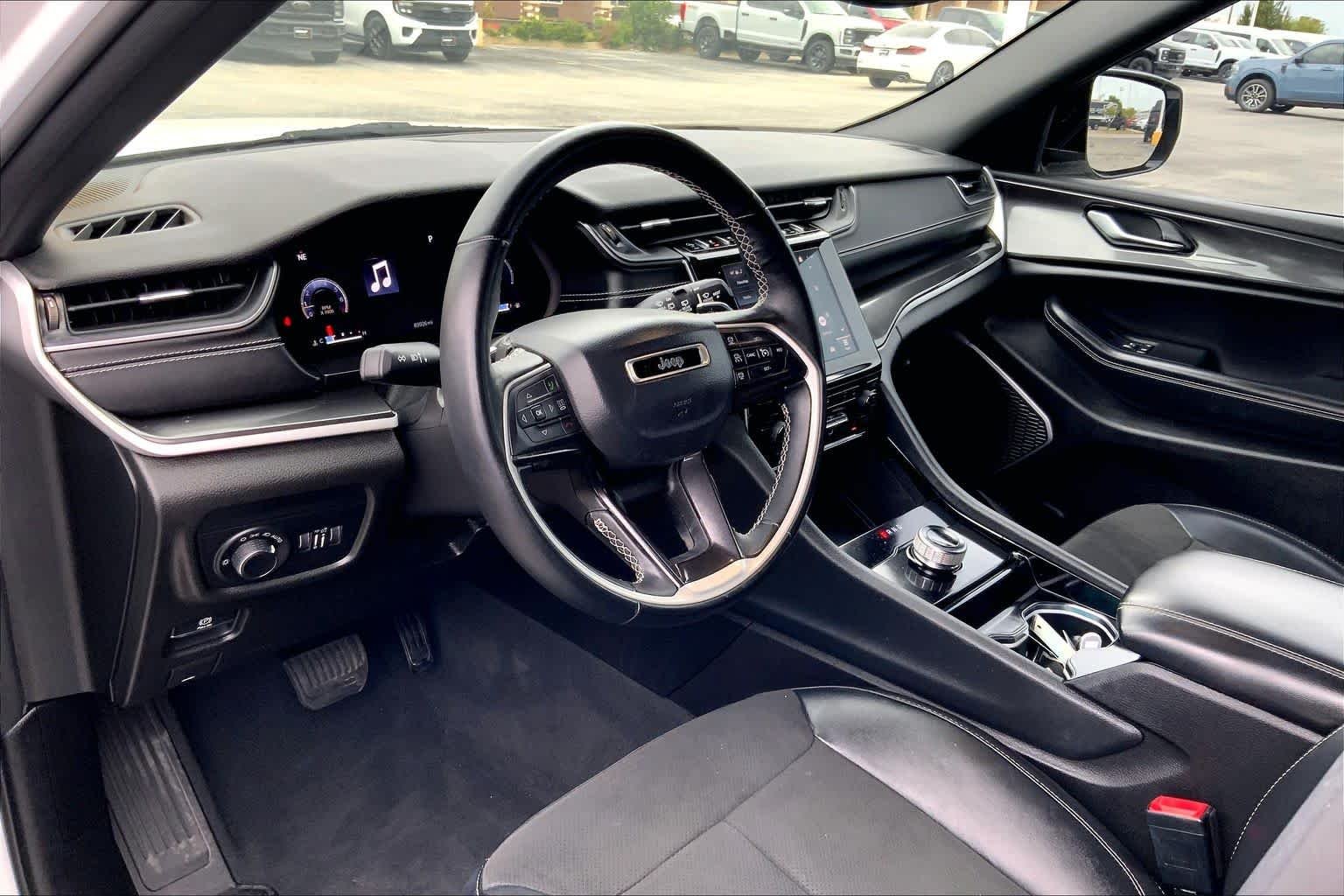 Used 2022 Bright White Clearcoat Jeep Altitude image 25