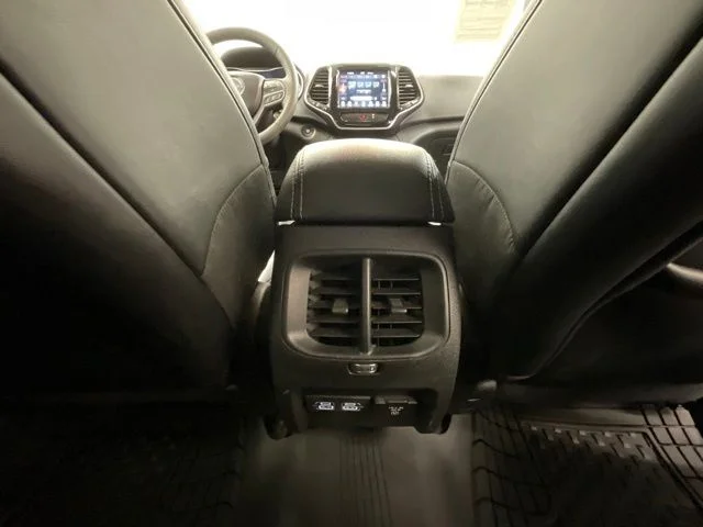 Used 2022 Silver Jeep Limited image 26