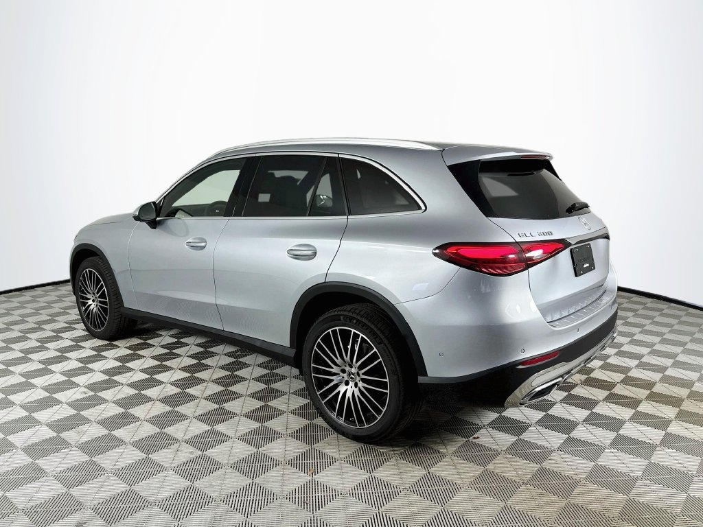 New 2027 Cirrus Silver Metallic Mercedes-Benz GLC 300 image 5