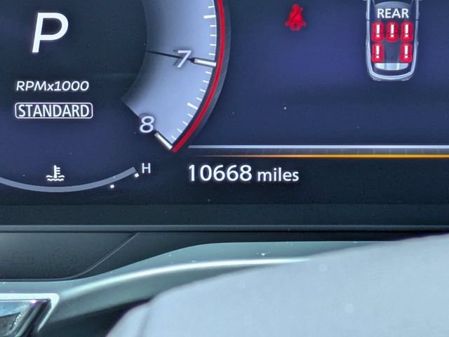 Used 2025 Gray INFINITI LUXE image 32