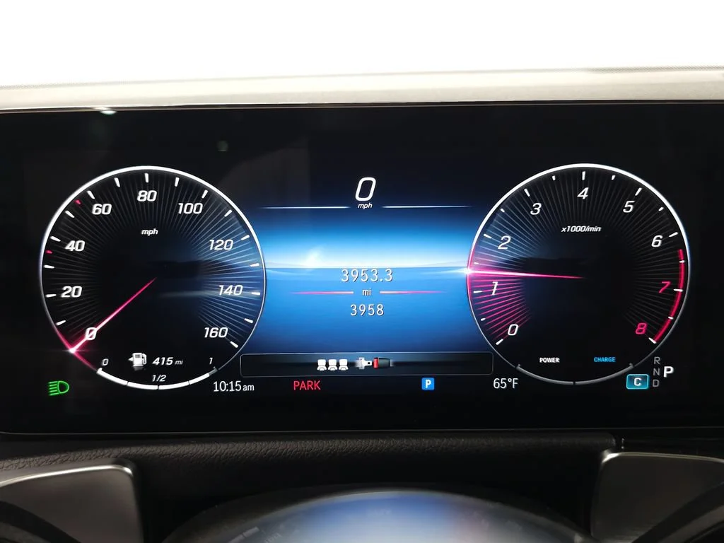 New 2026 Polar White Mercedes-Benz GLB 250 image 49